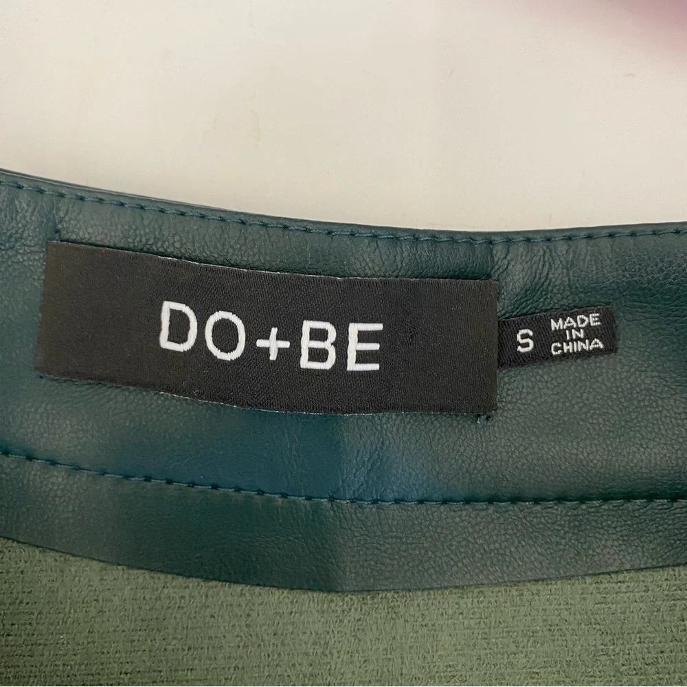 DO+BE || Faux Leather Mini Skort Hunter Green Small_4
